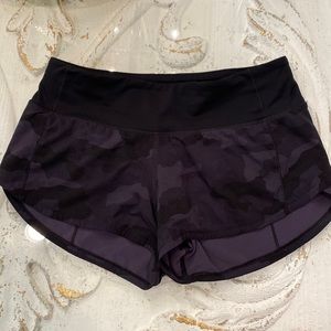 Lululemon Speed Up Shorts- Size 2 EEUC!